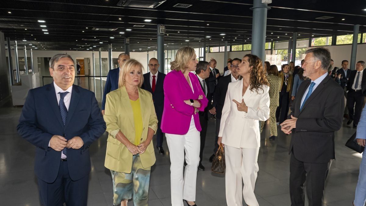 Blanco habla con Adriana Ulibarri, presidenta de Edigrup.