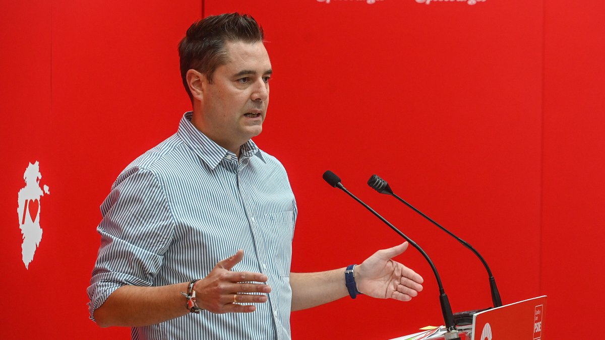 El secretario de Organización del PSOE de Castilla y León, Daniel de la Rosa, presenta la Conferencia Sectorial de Gestión Forestal