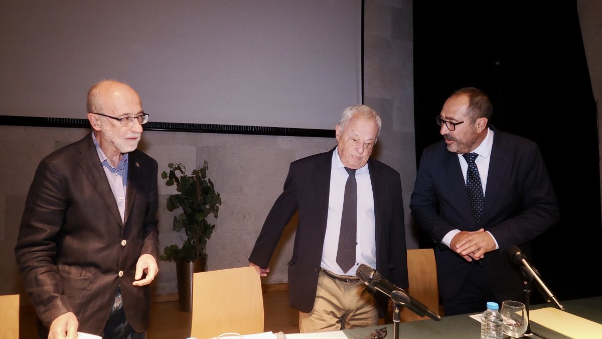 El consejero de Cultura, Turismo y Deporte, Gonzalo Santonja, inauguró ayer  en Tordesillas los actos con motivo del Día del Turismo de Castilla y León.