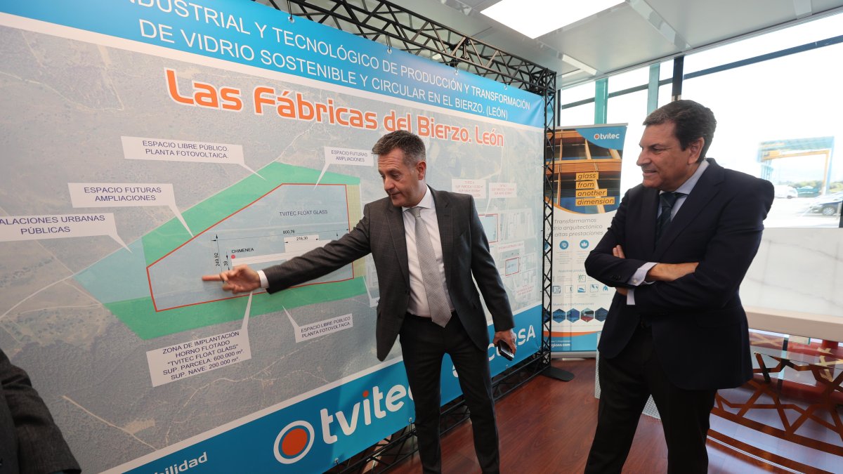 Visita de Carriedo a Tvitec en Cubillos del Sil