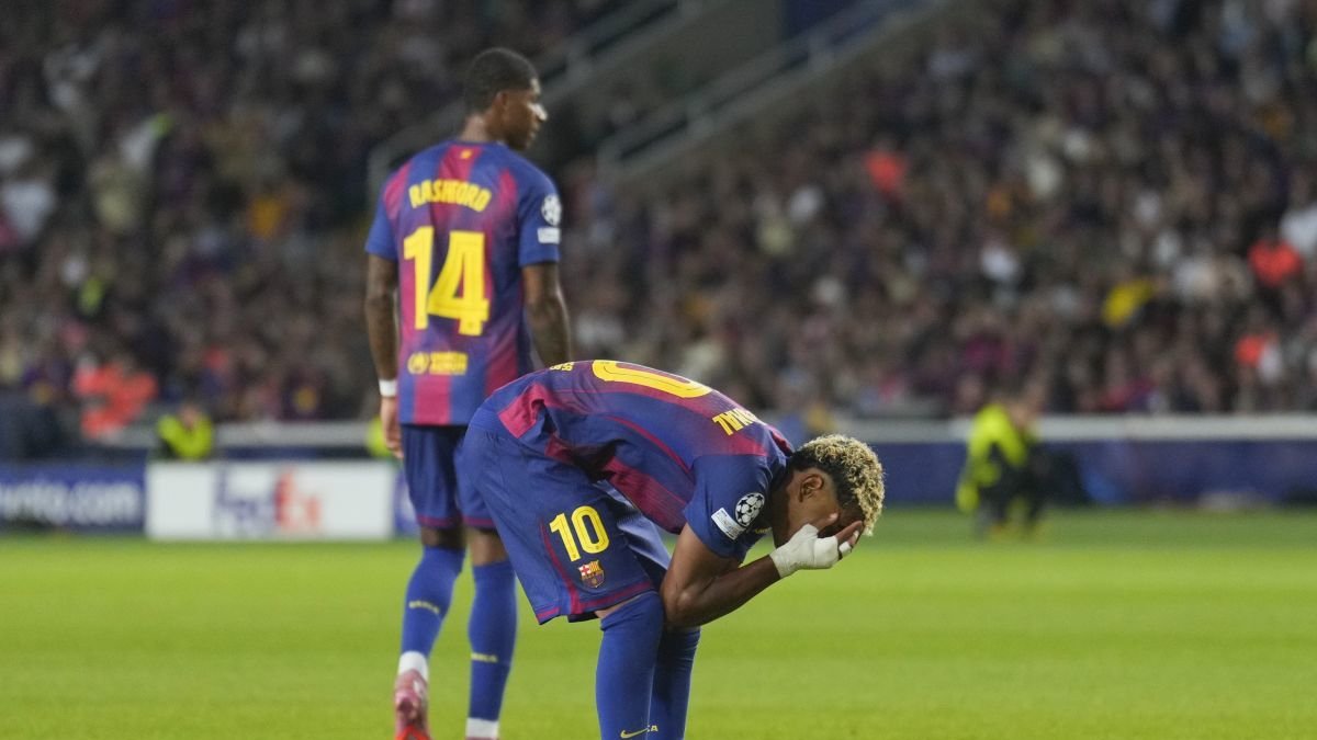 lamine Yamal se lamenta de la derrota.