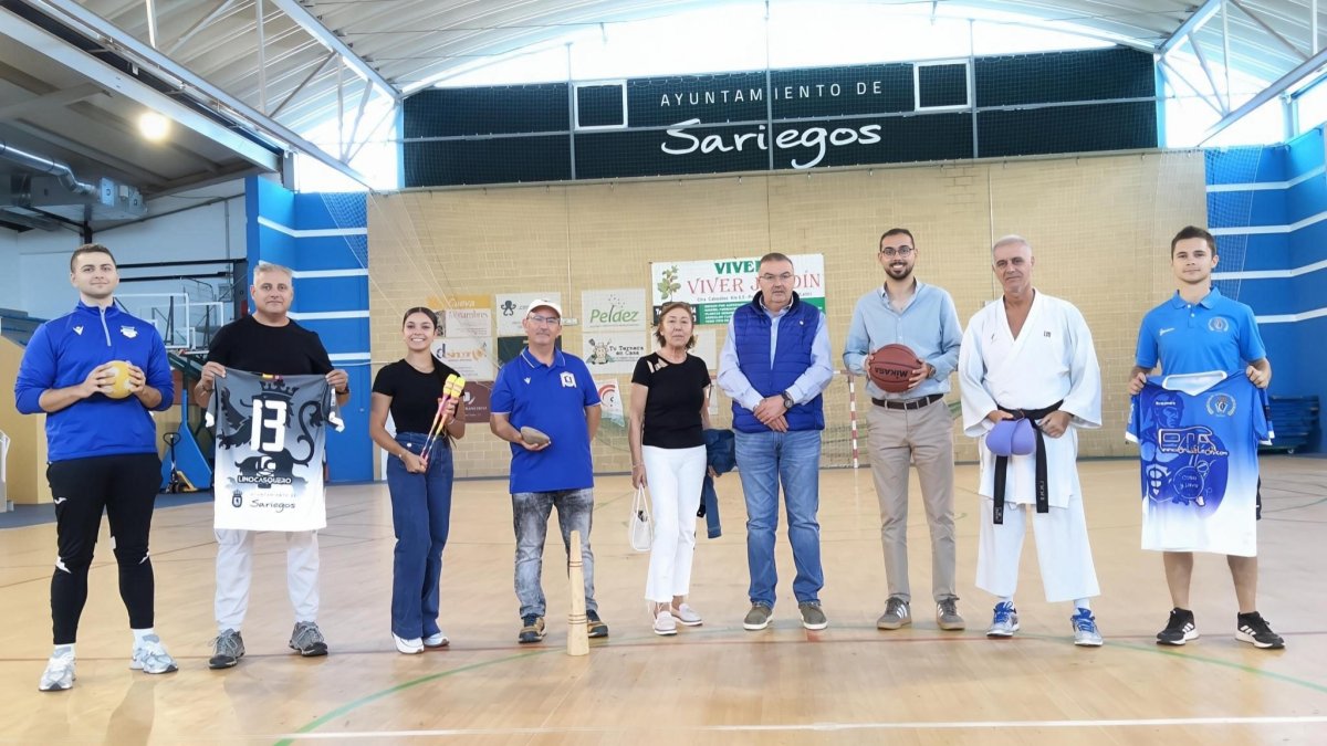 Encuentro de Roberto Aller con los responsables de los diferentes deportes.