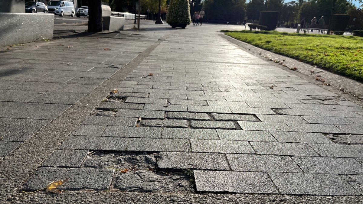 Mal estado de la plaza de San Marcos en León.
