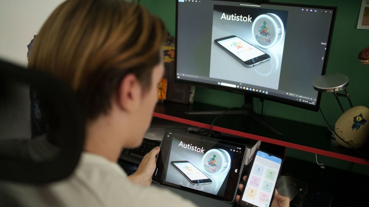 Daniel Comín con AutiStok.