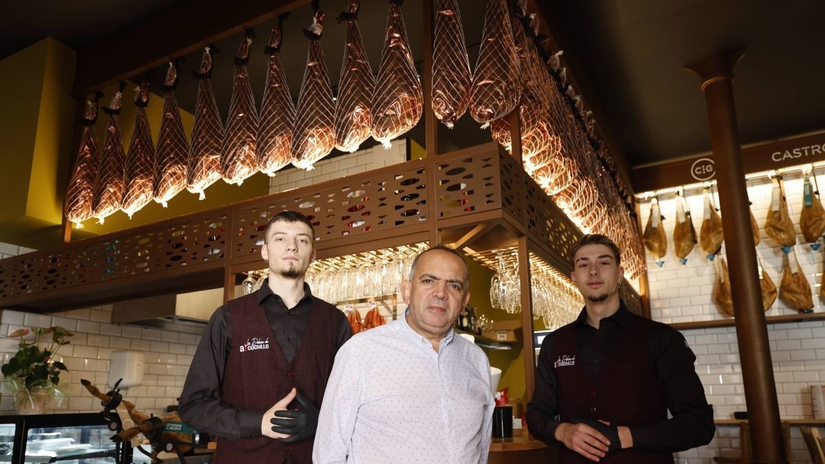 La Dehesa de A! Cuchillo abría sus puertas al público el 1 de octubre y apunta a convertirse en poco tiempo en todo un referente gastronómico de León de la mano de un número uno del sector, Agustín Risueño.