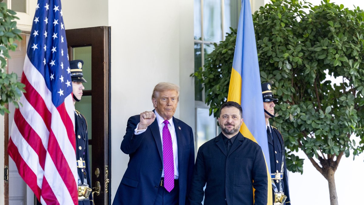 Trump y Zelenski ayer, en la puerta de la Casa Blanca.