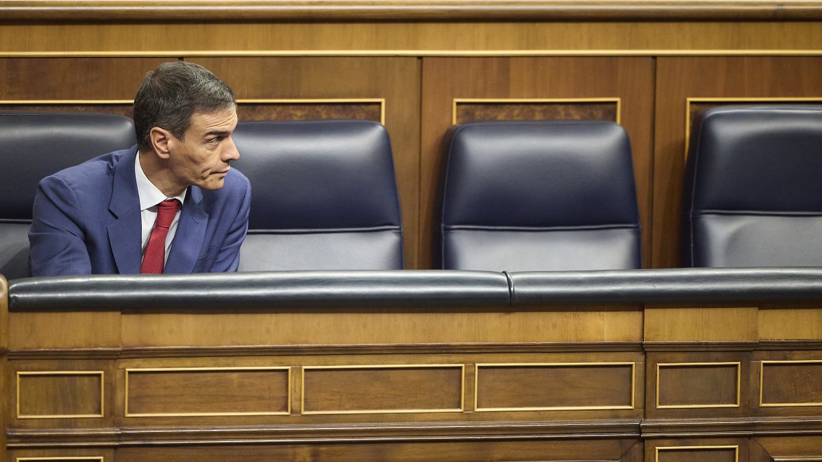 El presidente del Gobierno, Pedro Sánchez, en el banco azul del Congreso.