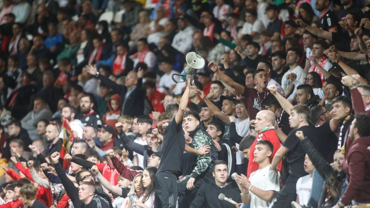 La afición demuestra ser un jugador más desde la grada y un apoyo crucial.