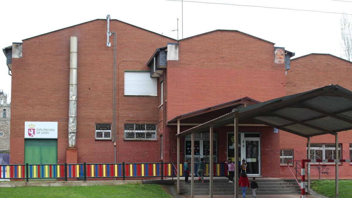 El colegio de Cubillos del Sil será ampliado.