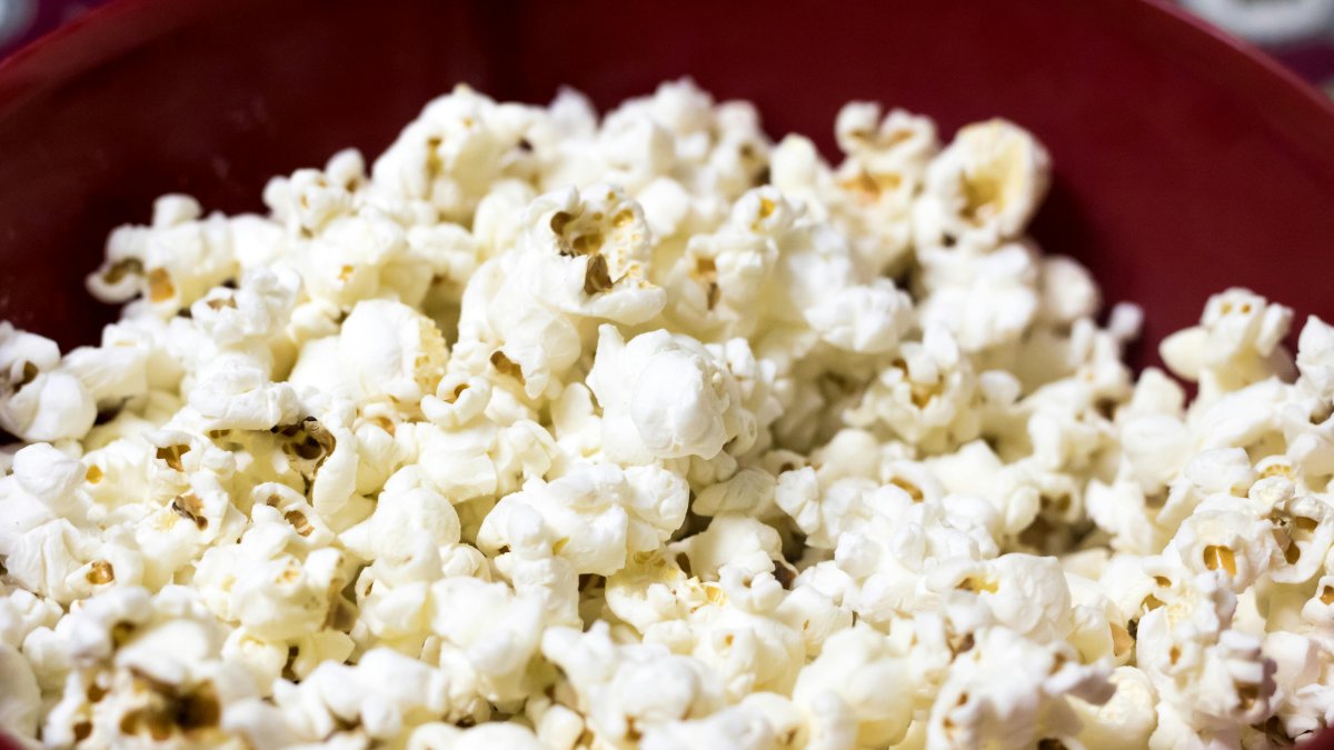 Las palomitas de maíz son el snack más popular en los cines.
