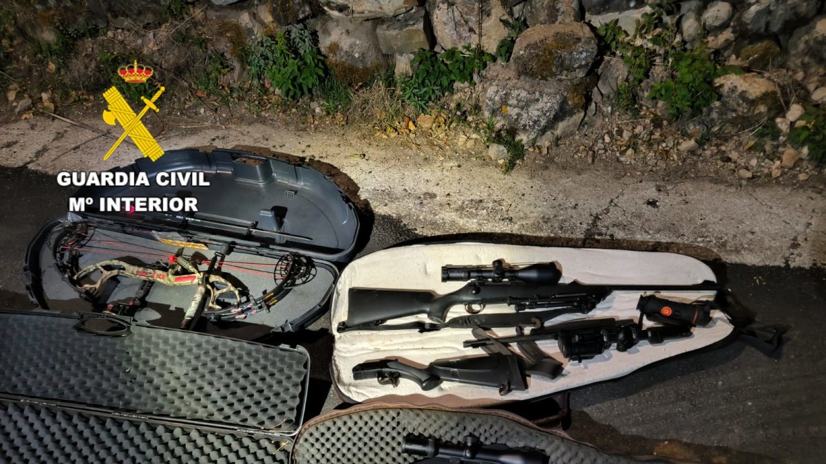 Investigados por tenencia ilícita de medios prohibidos y caza ilegal.