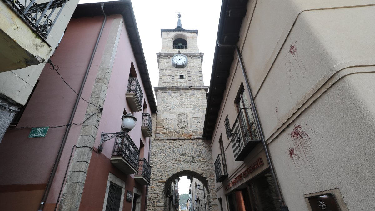 La emblemática Torre del Reloj en Ponferrada.