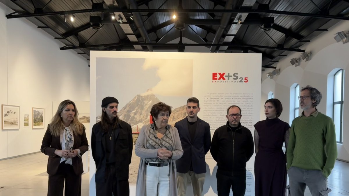 Elena Aguado (tercera por la izquierda), en la presentación