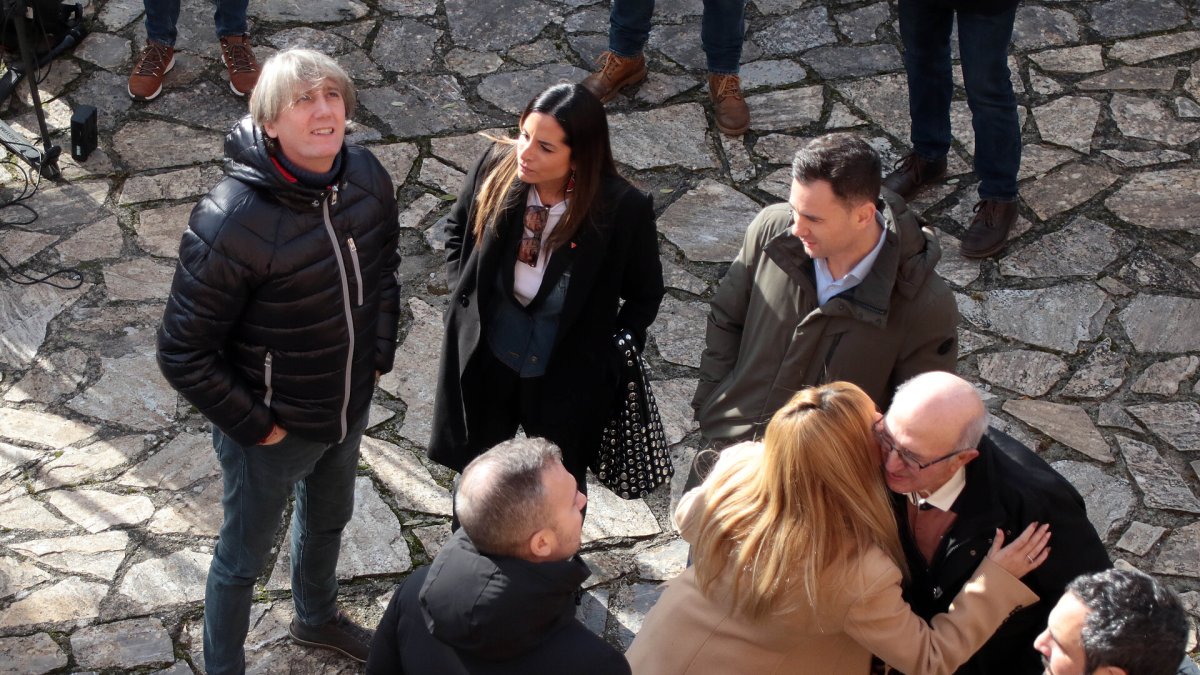 Vegacervera (León) celebra su XXXIV Feria de la Cecina de Chivo de Vegacervera a la que asisten el delegado del Gobierno, Nicanor Sen, y el secretario general del PSOE de Castilla y León y candidato a la Presidencia de la Junta, Carlos Martínez.