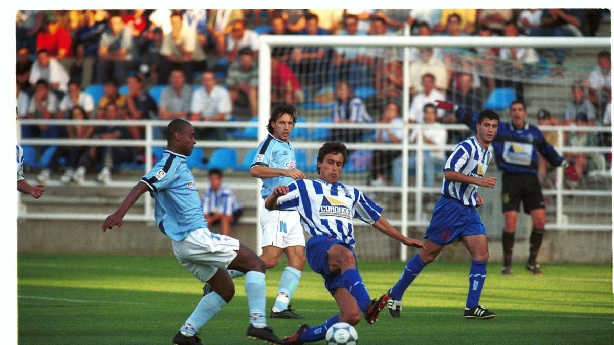 El Deportiva-RC Celta fue el primer partido que se jugó en El Toralín hace 25 años.