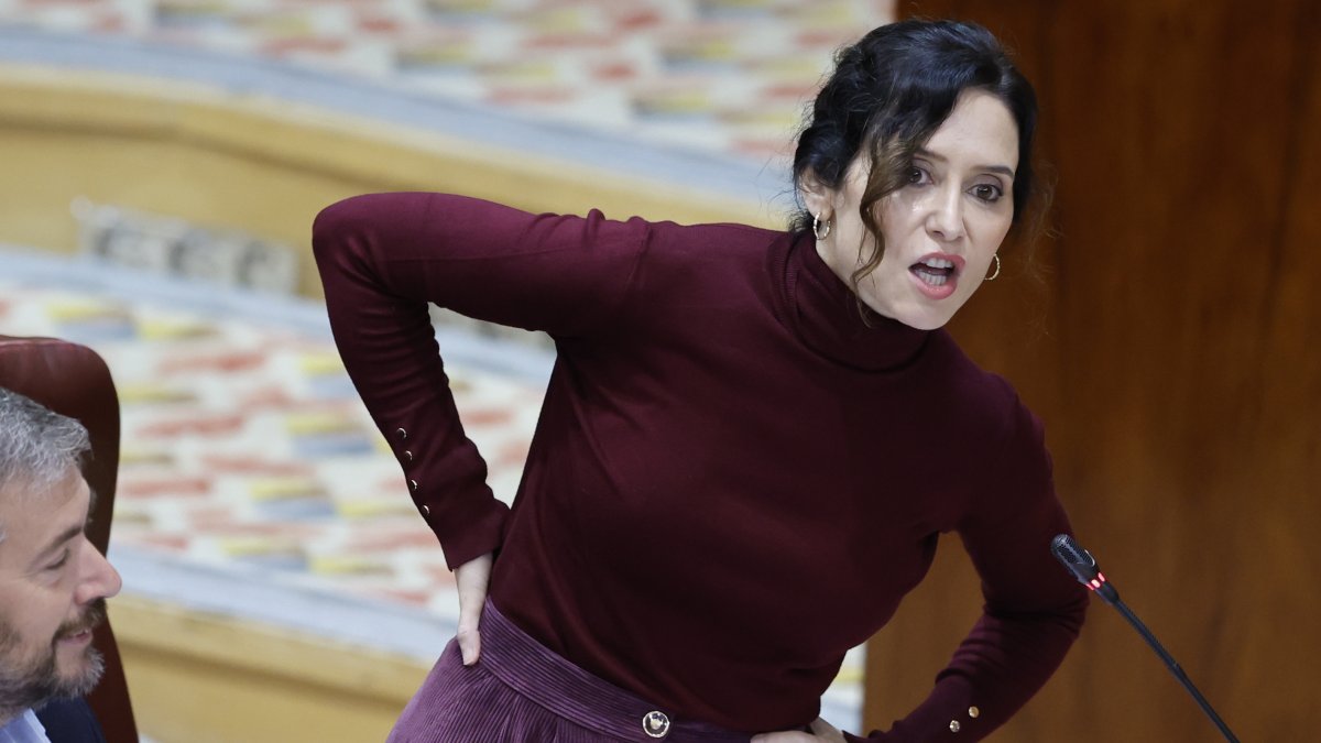 La presidenta regional, Isabel Díaz Ayuso interviene en el pleno de la Asamblea de Madrid, este jueves.