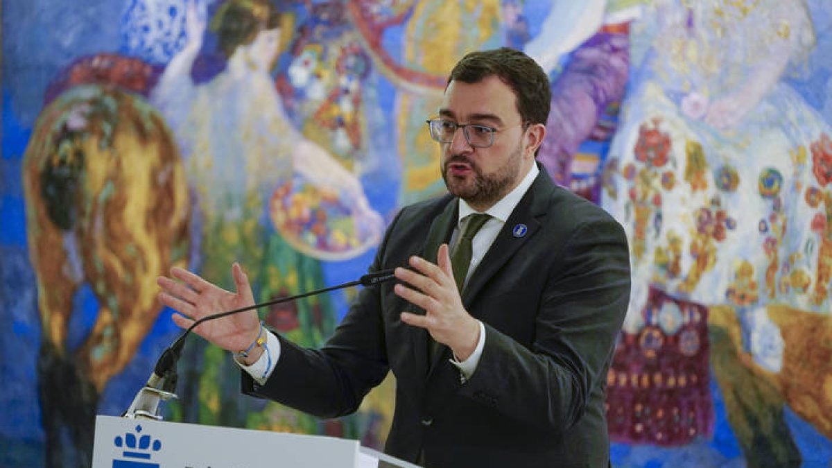 El presidente del Principado de Asturias, Adrián Barbón, en una imagen de archivo.