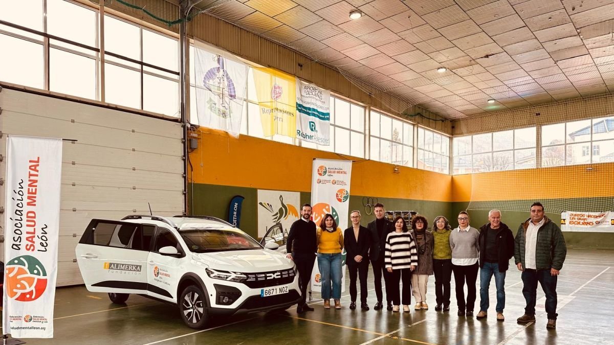 Representantes locales con Antonio Blanco y Laura de la Torre.