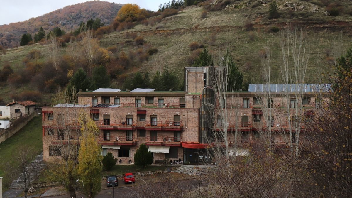 Edificio de la residencia de mayores «San Guillermo» de Cistierna.