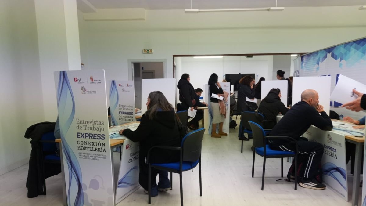 Las entrevistas se desarrollaron ayer en la sede de Fele Bierzo en Ponferrada.