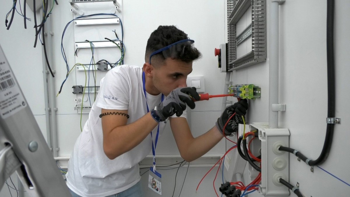 Foto de recurso de un alumno de FP en el programa Erasmus.