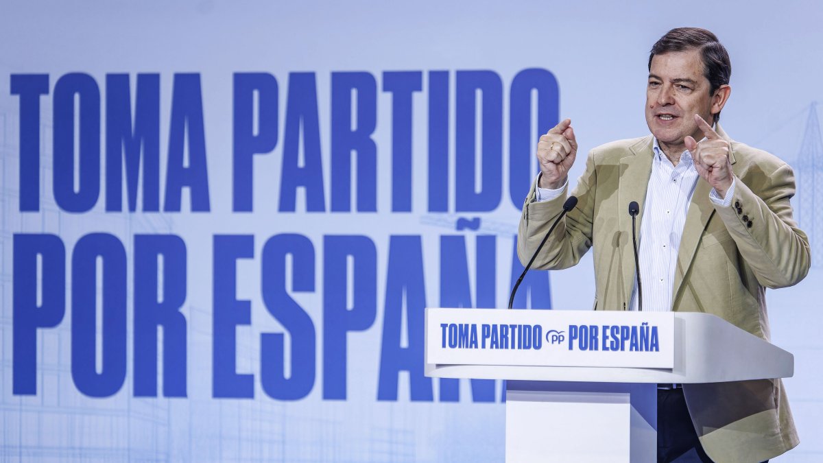 Alfonso Fernández Mañueco participa en el II Foro de Grandes Ciudades, un foro con alcaldes de ciudades gobernadas por el PP.