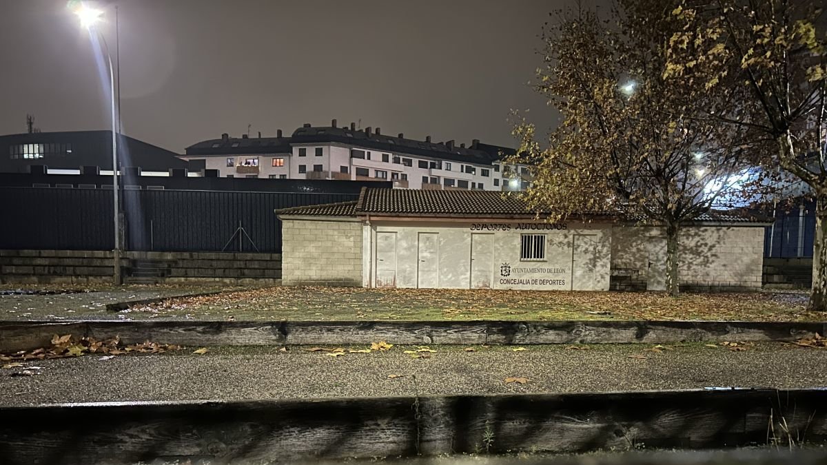 La bolera de Campanillas está entre el parque de Juan Morano y la gasolinera del Supercor.
