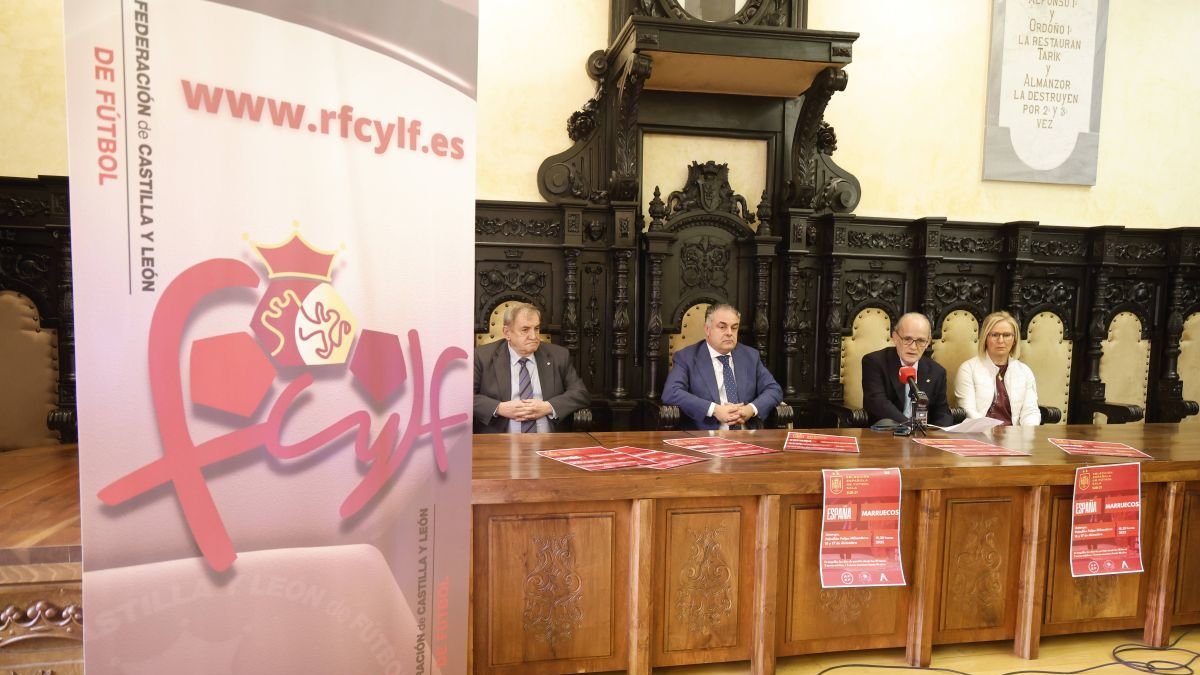 Goyo Río, José Luis Nieto, Marcelino Maté y Sagrario González presentaron los partidos-homanaje al propio Goyo.