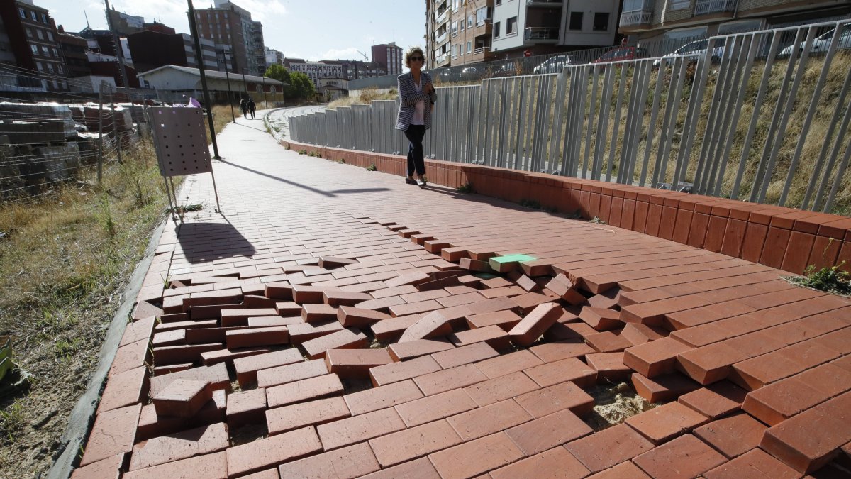 Abandono del primer plan de integración del Feve en la capital en una imagen del año 2019.