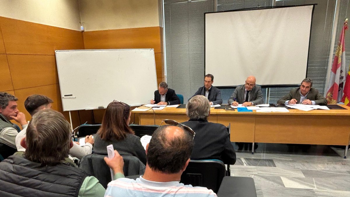 La Junta se reúne con las asociaciones de las diferentes razas autóctonas de CyL para impulsar la ganadería extensiva.