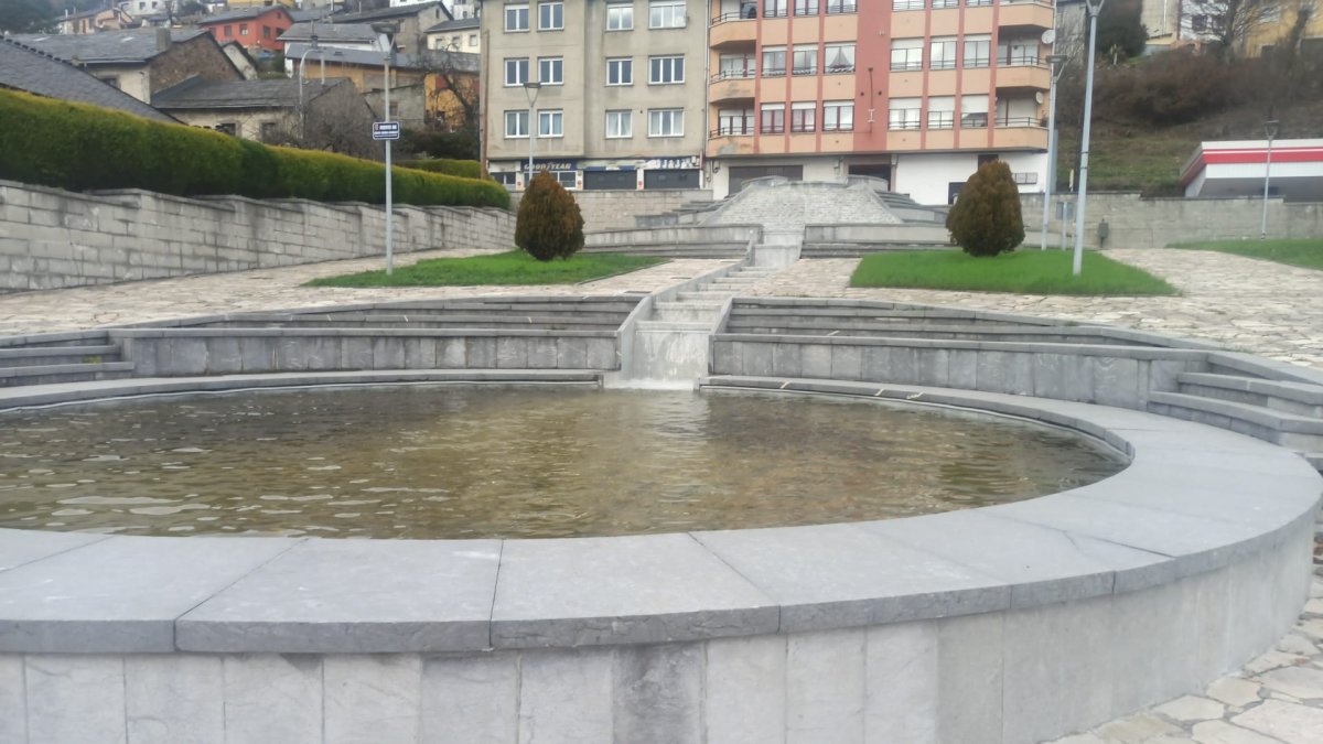 Estado actual de la fuente de Sierra Pambley, en Villablino.