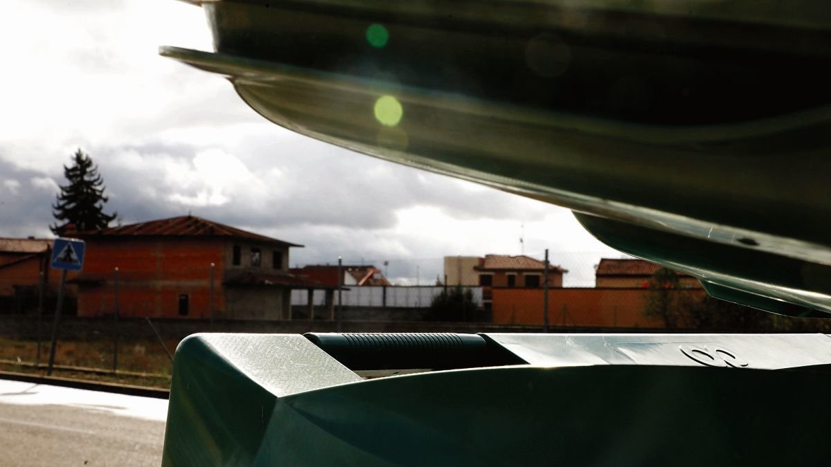 Uno de los 572 contenedores para residuos orgánicos del municipio de Villaquilambre.