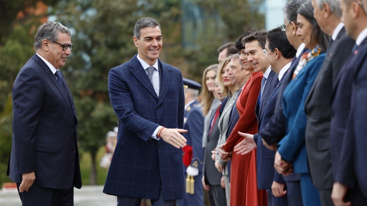 Pedro Sánchez la semana pasada con el primer ministro de Marruecos