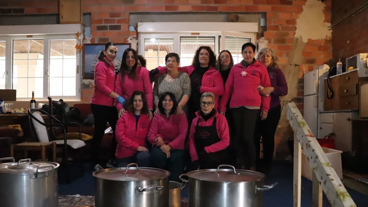 Miembros de la asociación de mujeres de santa Agueda de Riaño.