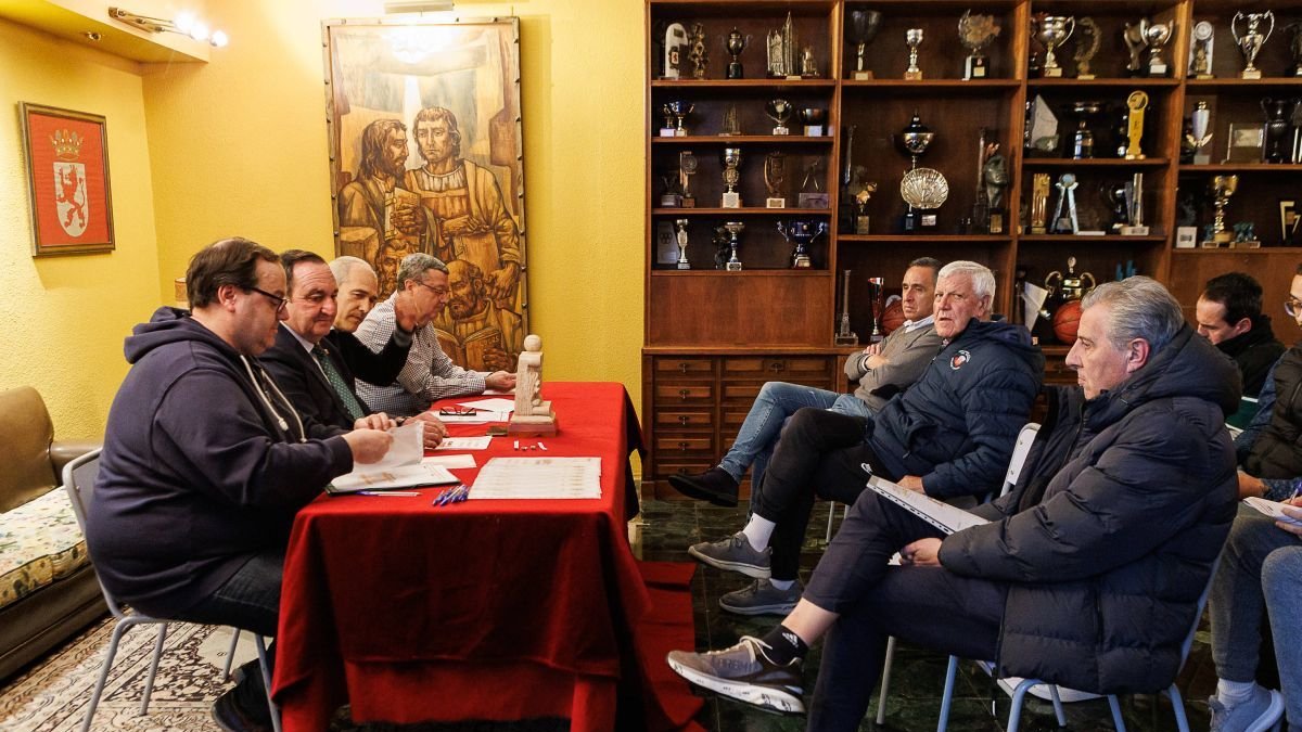 La presentación del XLVI Trofeo de Minibásket Masculino del Colegio Leonés.