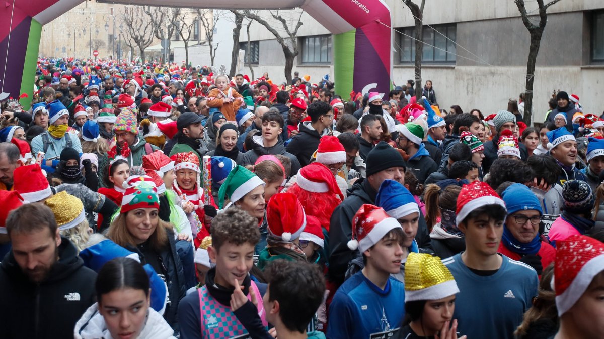 La provincia de León disfruta la Navidad de la forma más sana posible. Nada menos cue con el atletismo. Más de 30 carreras y casi un mes para ponerse las zapatillas y disfrutar.