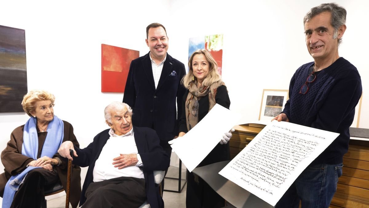 Choni Fuentes, viuda de García Benavides, Gamoneda, José María Viejo, Marga Carnero y José Sevillano.