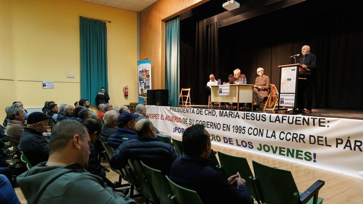 Asamblea de regantes celebrada este jueves en Laguna de Negrillos.