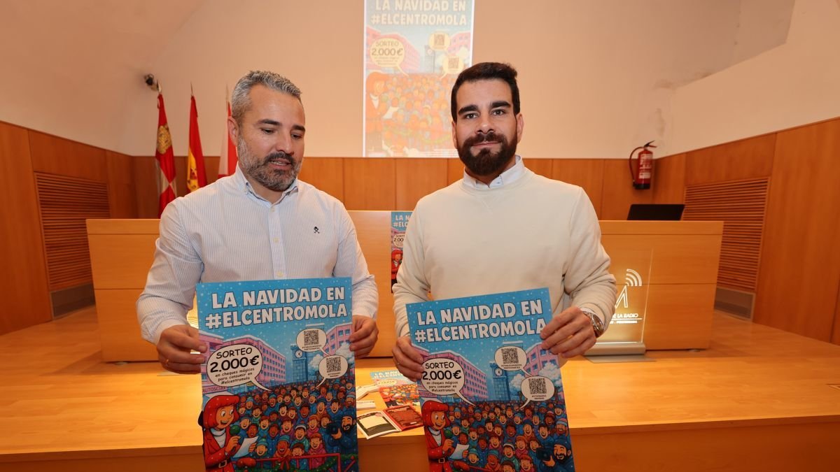 El edil David Pacios junto a Iván Rodríguez, presidente de El Centro Mola.