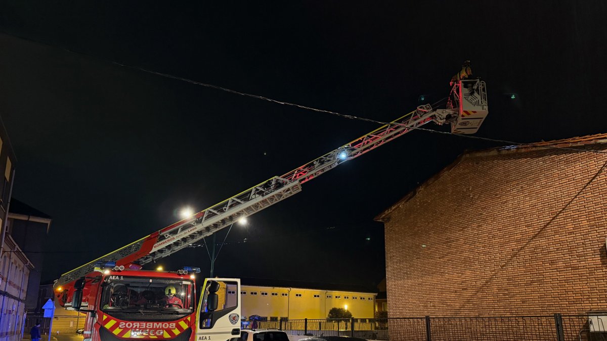 Bomberos en el Ceip Trepalio