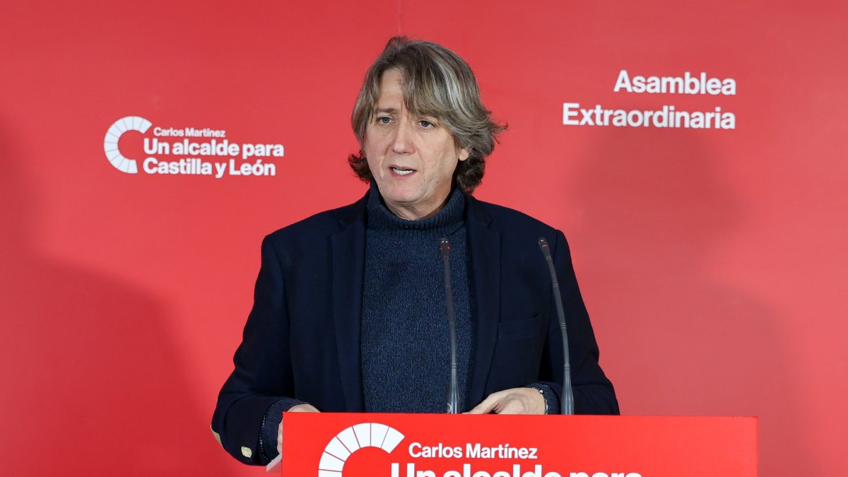 El secretario general del PSOECyL y candidato de la Presidencia de la Junta, Carlos Martínez, en la Asamblea Extraordinaria del PSOE de Soria.