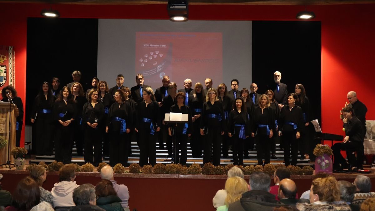 La coral de Quintana de Rueda «Escarcha» en su actuación de ayer.