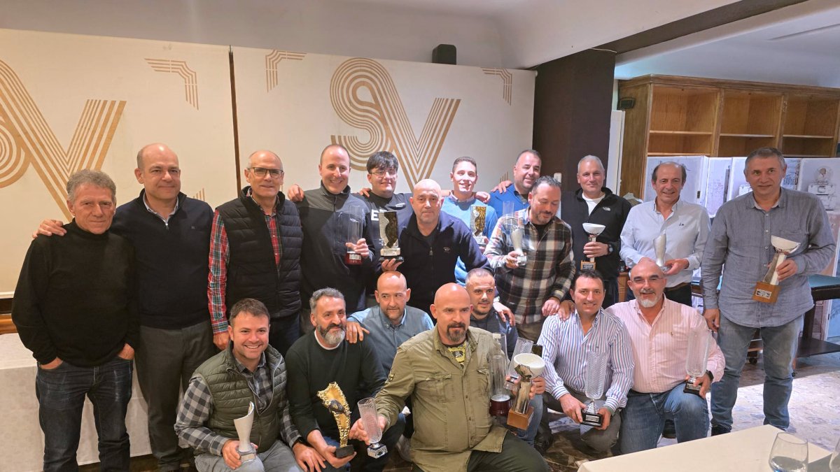 Foto de familia con los premiados