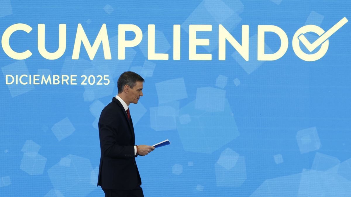 Pedro Sánchez comparece para efectuar un balance del curso político y presentar el informe periódico de rendición de cuentas Cumpliendo.