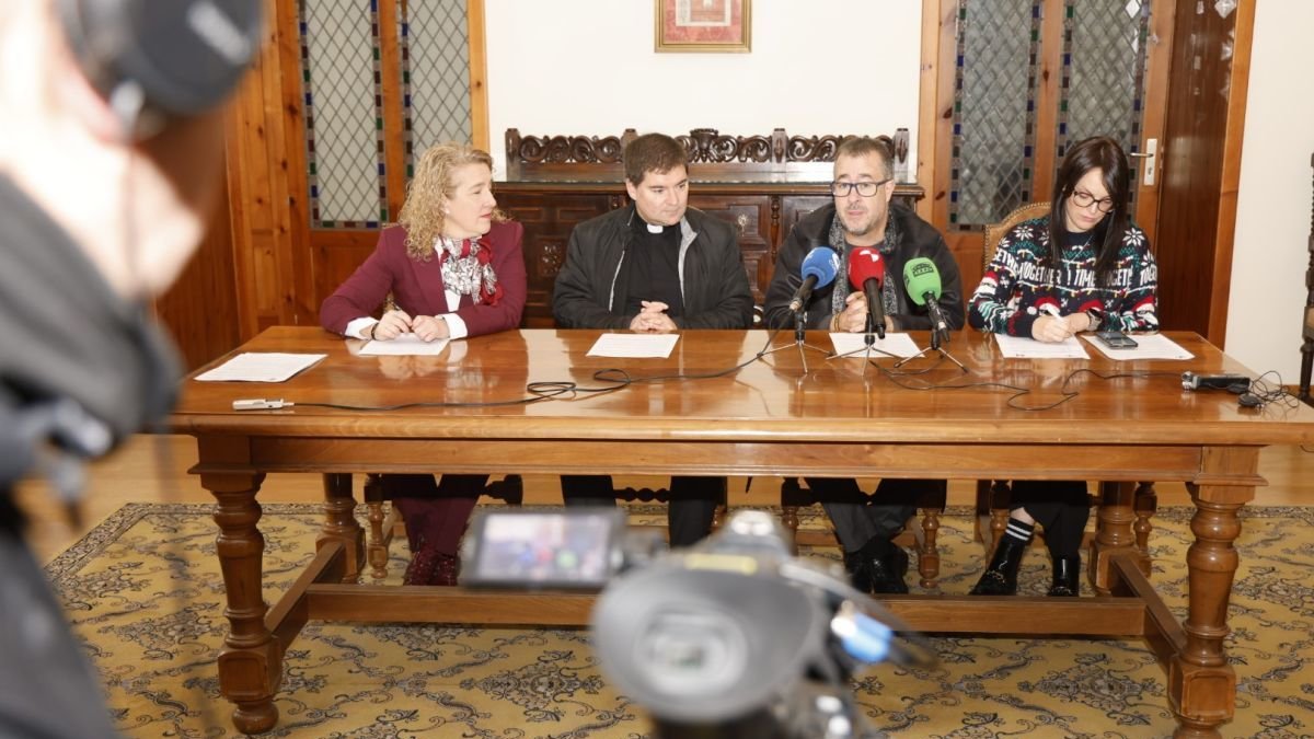 Raquel Jaén, Luis García, Juanfran Martín y Emma Rosa Posada, ayer en San Isidoro.
