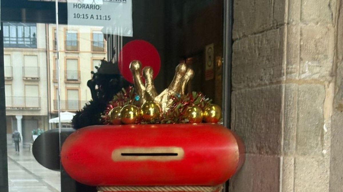 Buzón real que se ha instalado en Astorga.