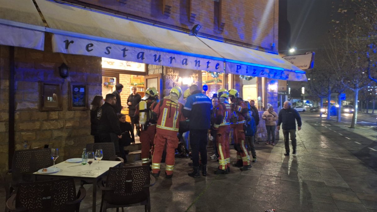 Escape de gas en una pizzería en la Avenida Reyes Leoneses de León.