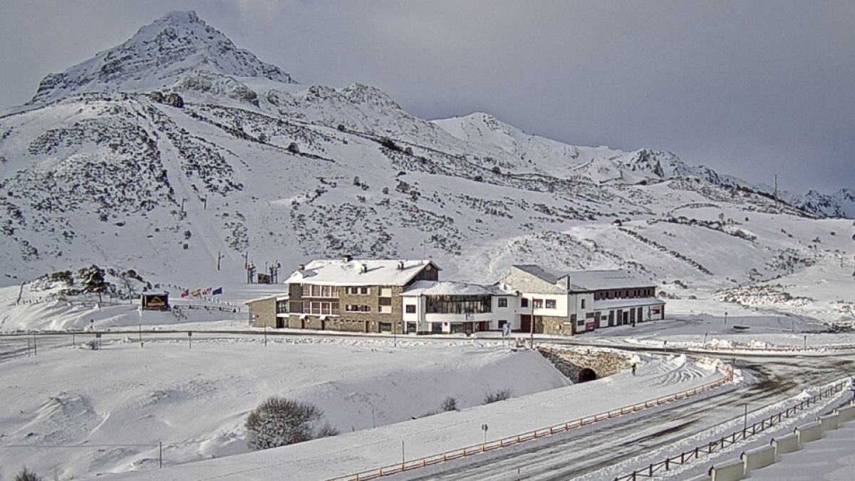 El puerto de San Isidro, en la mañana de este lunes.