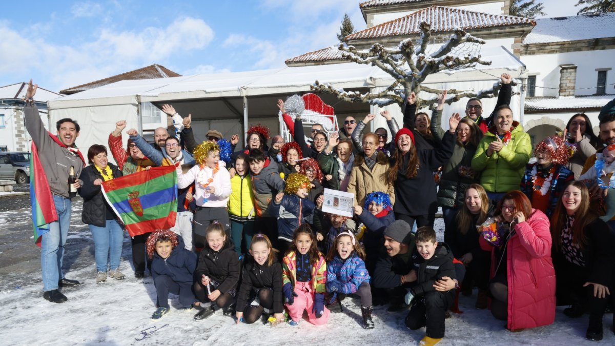 Villamanín festeja los 35 millones repartidos por la comisión de fiestas.