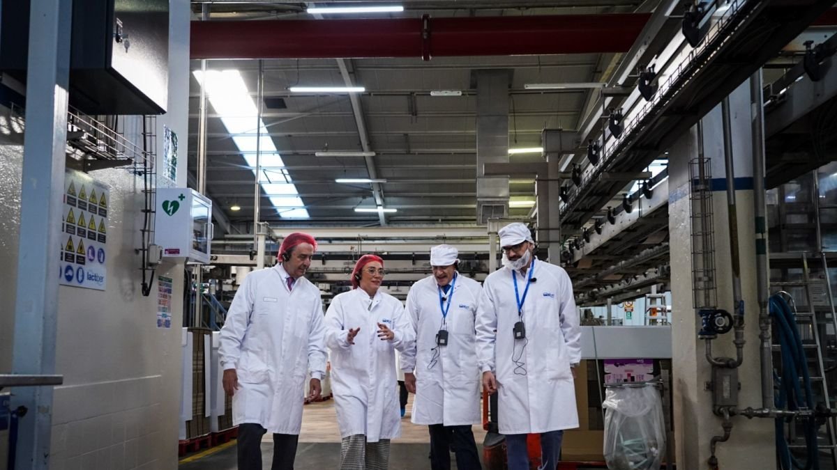 La consejera, durante su visita a las instalaciones.